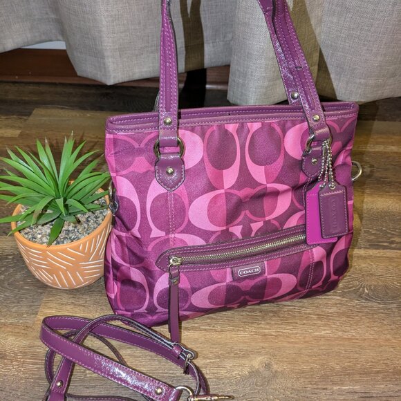 Coach Signature Tote in Passion Berry - Picture 4 of 9